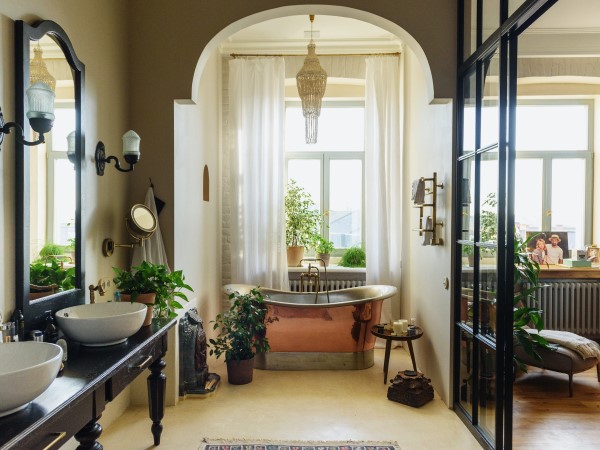 Renovation shows stream